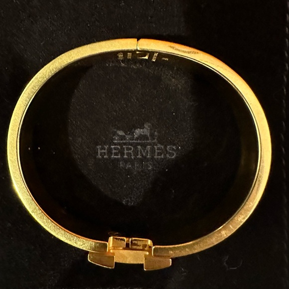 Hermes Clic H Bracelet - Red Enamel - Picture 5 of 11